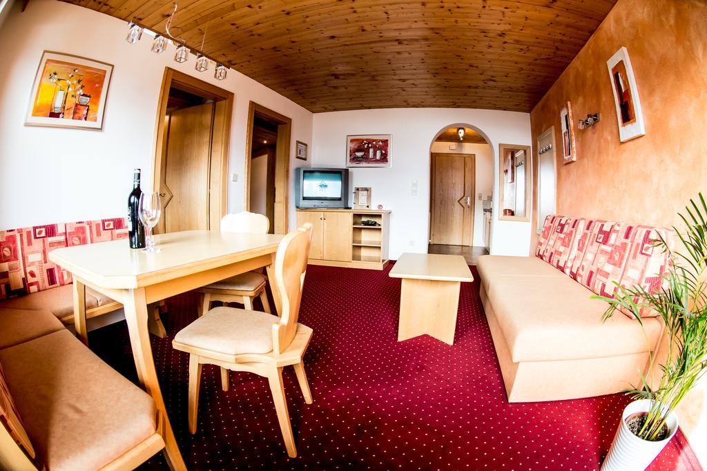 Haus Gerda Hotel ฟิสส์ ภายนอก รูปภาพ